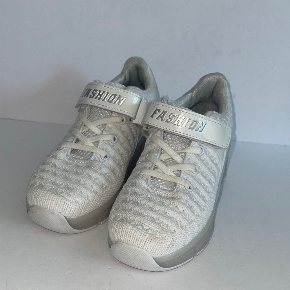 Kids White Fashion skate Sneakers